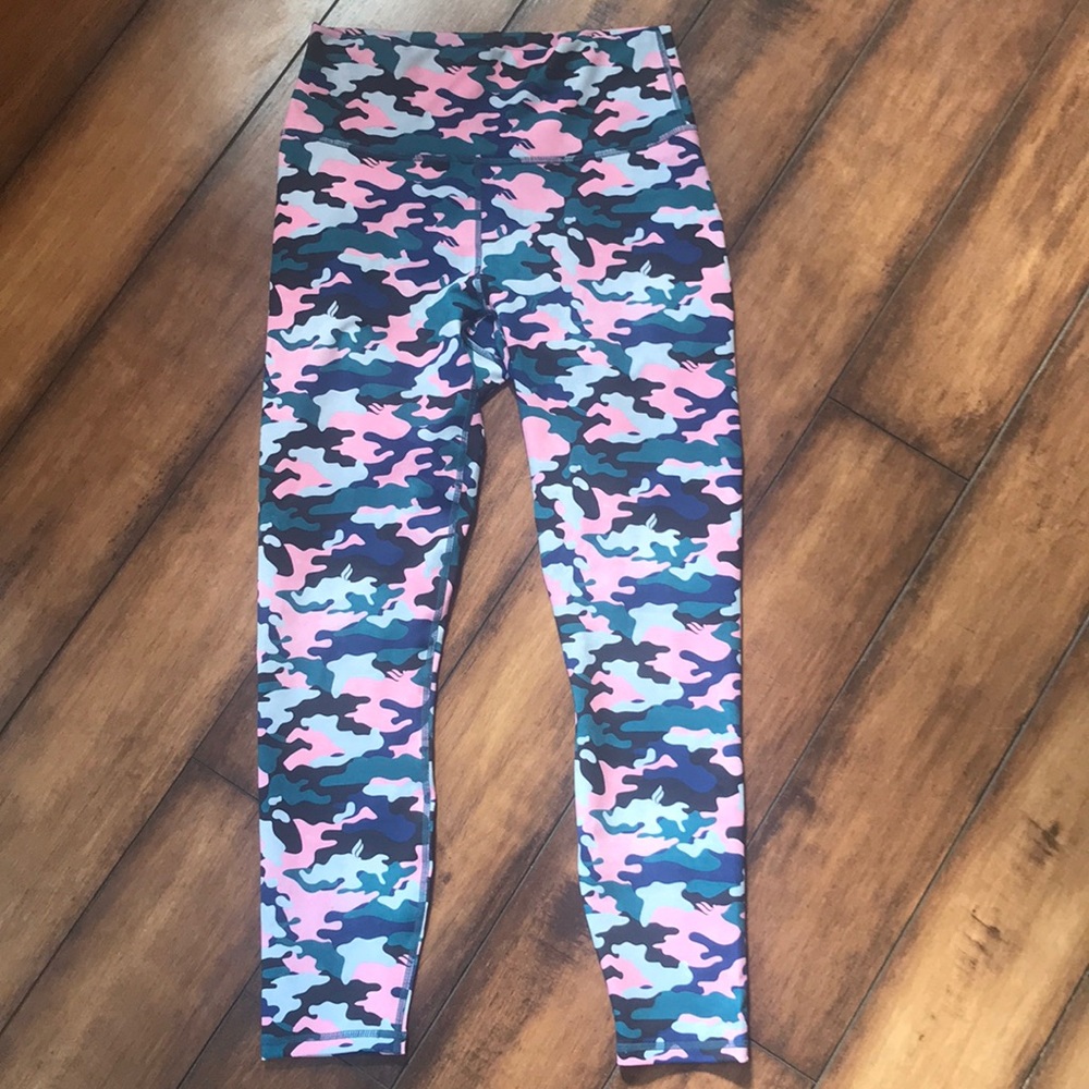 Fabletics camo leggings